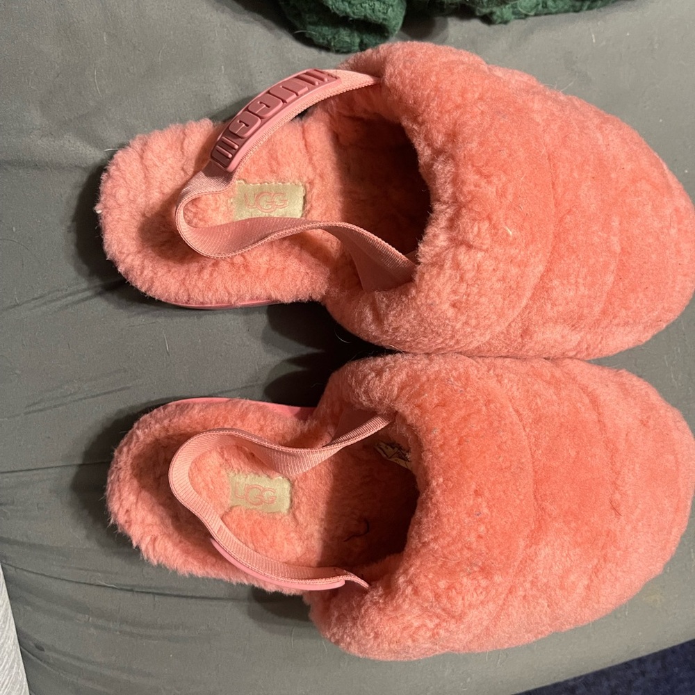 UGG Women's Pink Fluffy Slippers